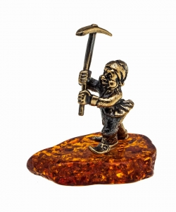 Dwarf with a pickaxe small WSN3MC