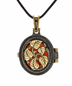 Pendant Medallion Bindweed QSGGNX