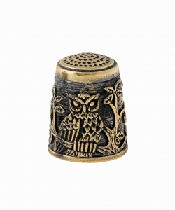 Thimble Owl in the Forest Q8LPEQ