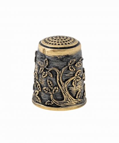 Thimble Owl in the Forest Q8LPEQ