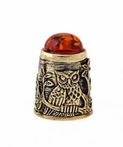 Thimble Owl in the forest with cabochon KAYVH0