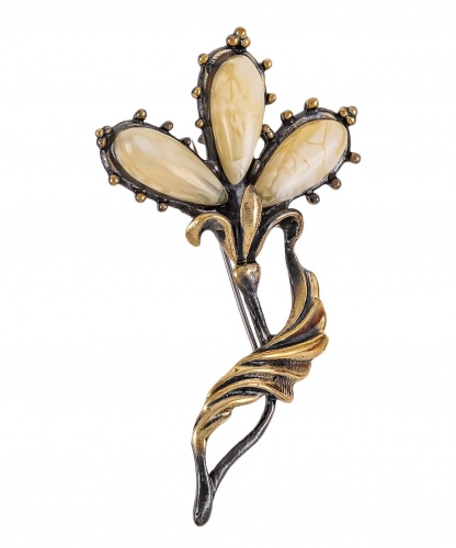 Royal Lily Brooch RG64JQ