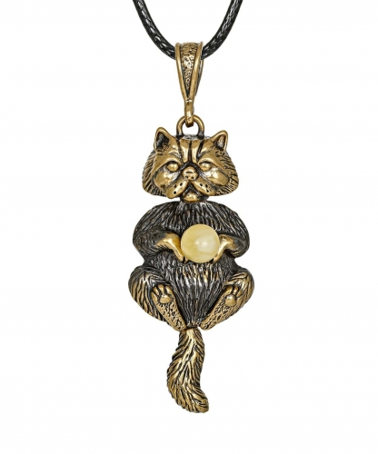 Cat pendant with ball TH6YV4