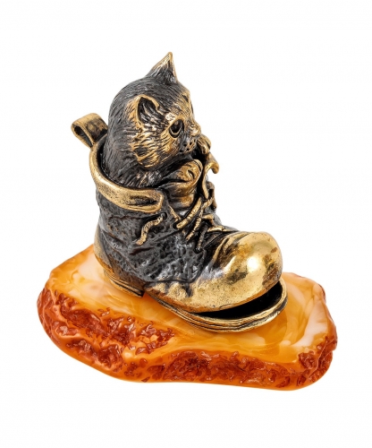 Puss in a Shoe 2LWFGQ