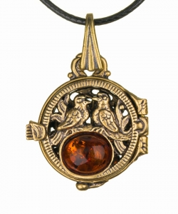 Dove Medallion Pendant VWXC9I